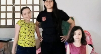 Mãe confessa à polícia que envenenou, afogou e esfaqueou filhas, em Edéia